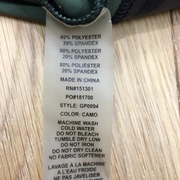 GOOD AMERICAN Icon Jersey Workout Camo Crop Top Size M - Picture 12 of 12